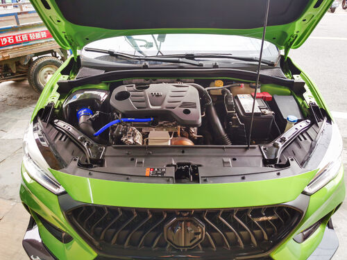 последний случай компании о MG6 модернизирован впускным коллектором из углеродного волокна, открывая новое измерение производительности