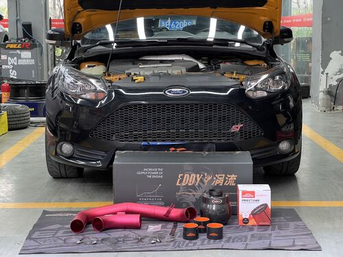 последний случай компании о Ford Focus ST 2.0T 2014 года обновляется EDDYSTAR Комплект для атомного введения углеродного волокна